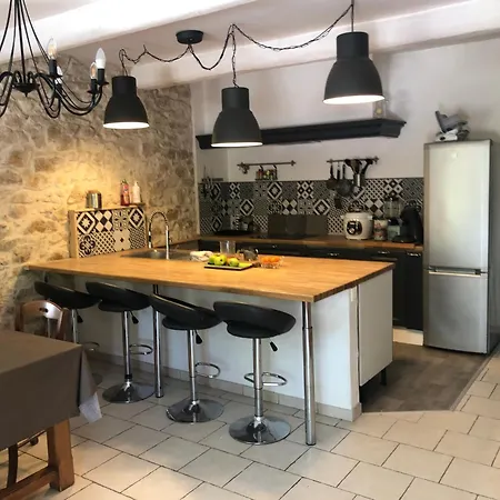 Maison De Village En Duo Avec 150m2 Au Rdc Et La Parentale Ou En Famille Avec 4 250m2 Interieur *