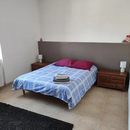 Maison De Village En Duo Avec 150m2 Au Rdc Et La Parentale Ou En Famille Avec 4 250m2 Interieur Holiday home *