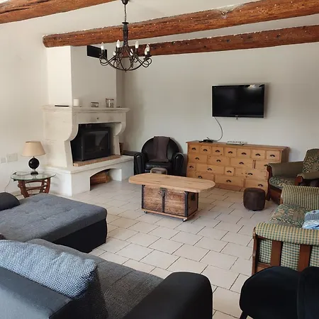 Maison De Village En Duo Avec 150m2 Au Rdc Et La Parentale Ou En Famille Avec 4 250m2 Interieur *